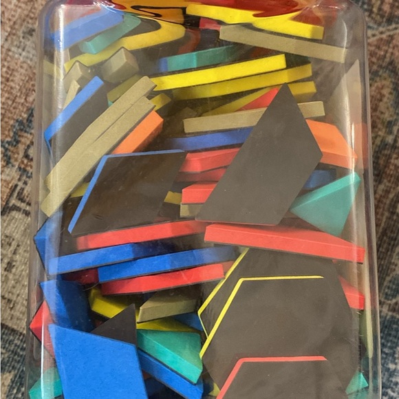 Magnetic pattern blocks - Picture 2 of 4